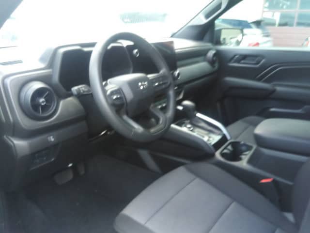 Used 2025 Chevrolet Colorado Trail Boss AWD/4WD image 7