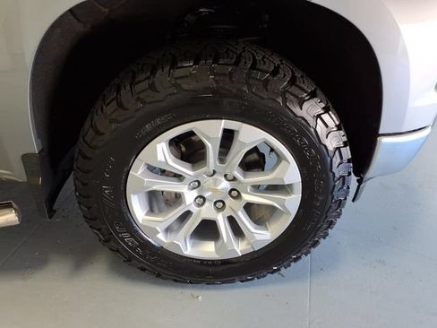 Used 2025 Chevrolet Silverado 1500 LTZ w/ LTZ Premium Package AWD/4WD image 9