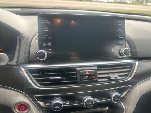 Used 2019 Honda Accord EX image 8