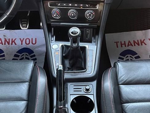 Used 2017 Volkswagen GTI SE image 19