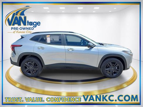 Used 2025 Chevrolet Trax ACTIV w/ Driver Confidence Package FWD image 5