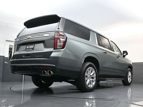 Used 2023 Chevrolet Suburban Premier image 16