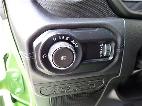 Used 2025 Jeep Wrangler Rubicon AWD/4WD image 13
