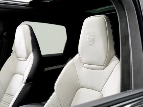 New 2026 Porsche Cayenne GTS image 12