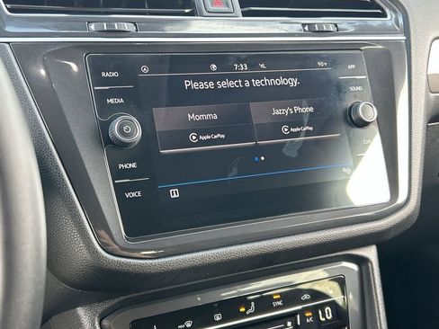 Used 2022 Volkswagen Tiguan SE FWD image 22