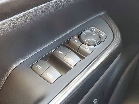 Used 2023 GMC Acadia SLT w/ Preferred Package image 17