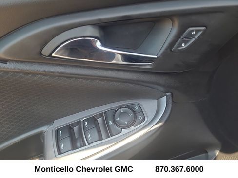 Used 2025 Chevrolet Malibu RS FWD image 13