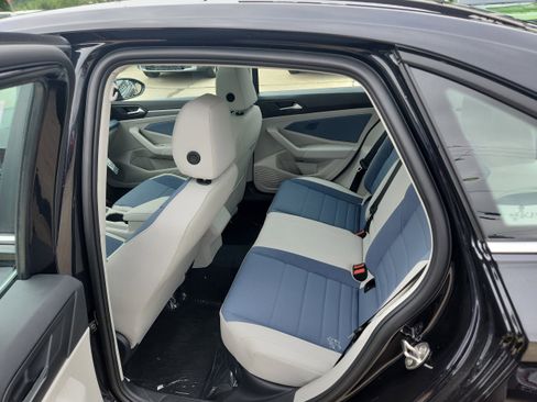 New 2025 Volkswagen Jetta SE image 9