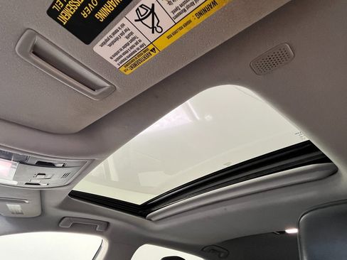 Used 2018 Lexus RX 450h AWD w/ Premium Package image 28