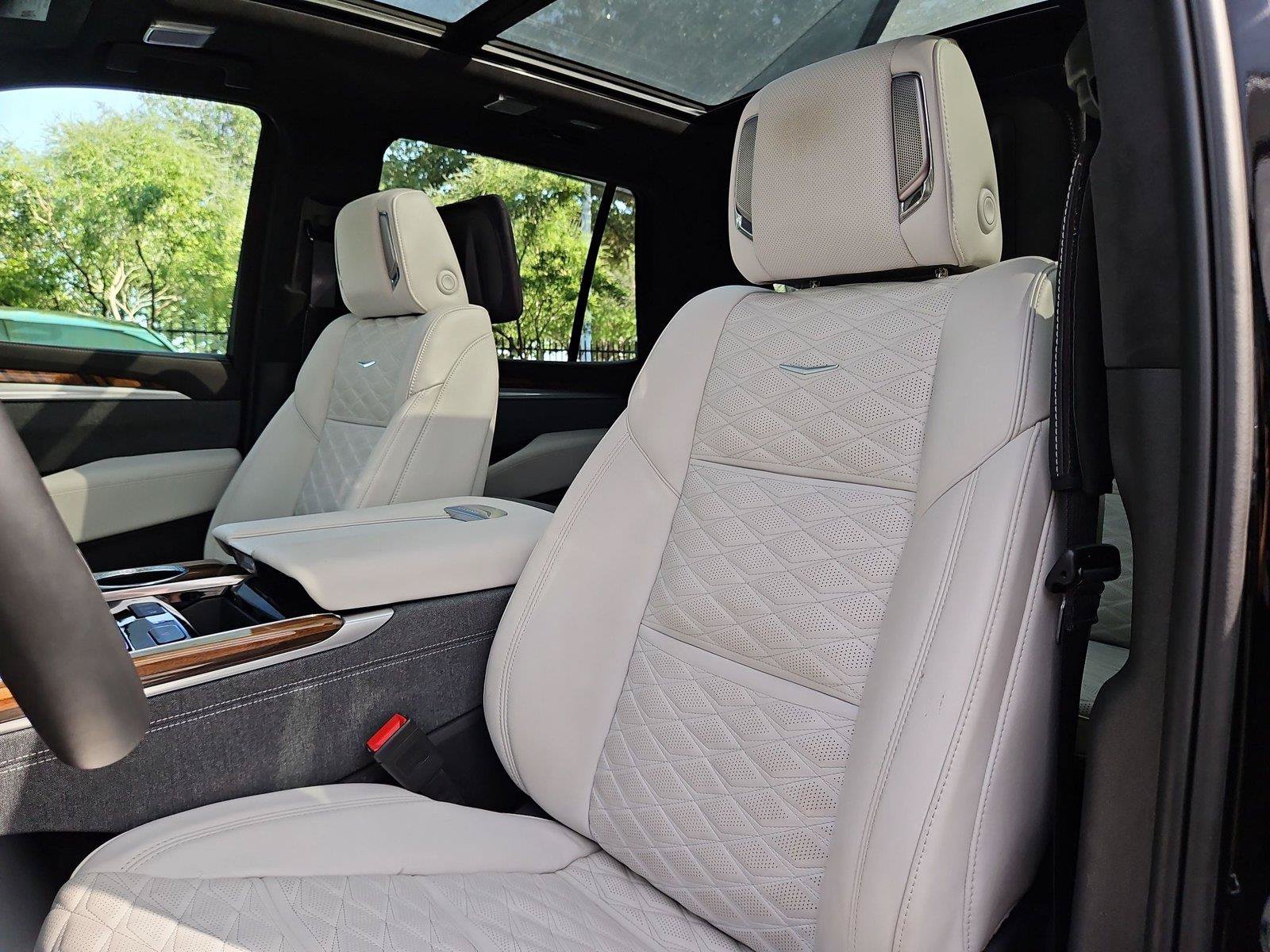 Used 2025 Cadillac Escalade Sport Platinum AWD/4WD image 28