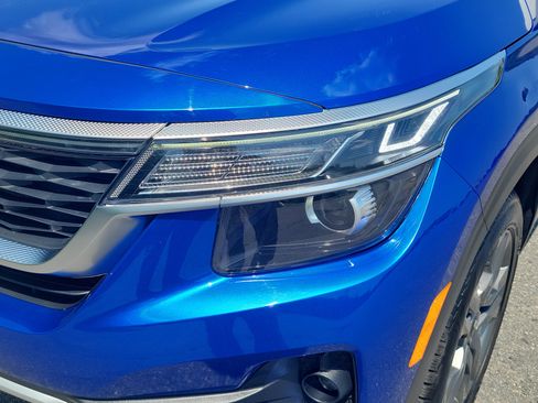 Used 2021 Kia Seltos S FWD image 9