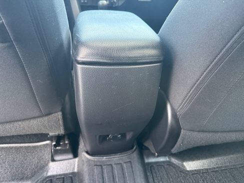 Used 2018 Toyota RAV4 XLE FWD image 38