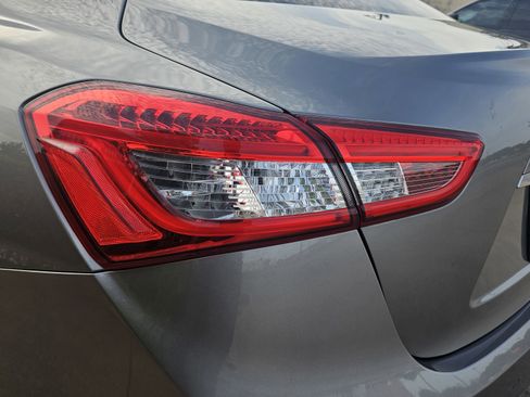 Used 2018 Maserati Ghibli GranLusso image 10