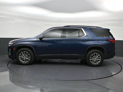 Used 2023 Chevrolet Traverse LT FWD image 2