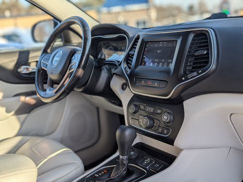 Used 2021 Jeep Cherokee Latitude Plus image 41