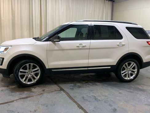 Certified 2017 Ford Explorer XLT w/ Equipment Group 202A image 6