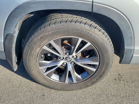 Used 2018 Toyota Highlander LE image 39