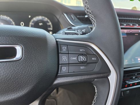 New 2025 Jeep Grand Cherokee Limited w/ Black Appearance Package image 20