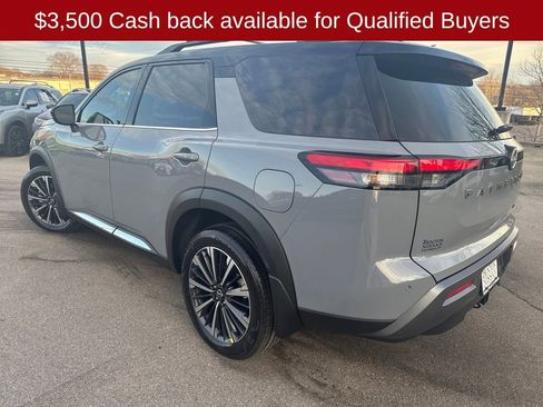 New 2026 Nissan Pathfinder Platinum image 6