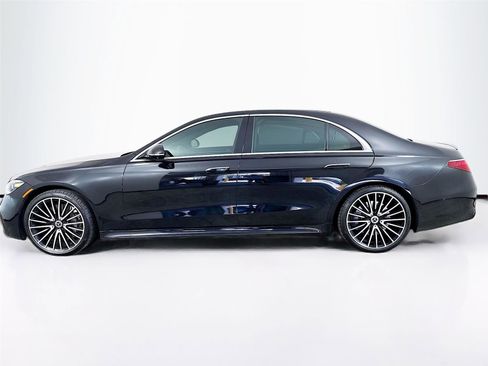 Used 2022 Mercedes-Benz S 500 4MATIC w/ AMG Line Package image 33