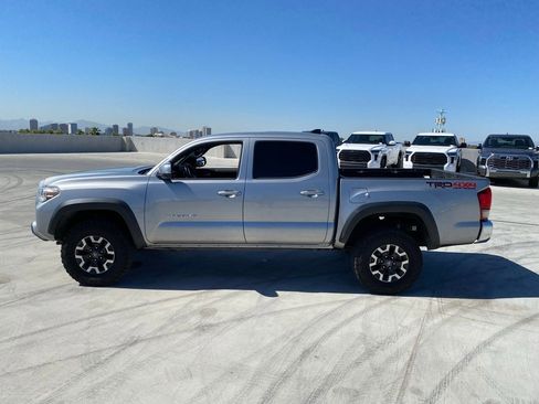 Used 2016 Toyota Tacoma TRD Off-Road w/ Towing Package image 5