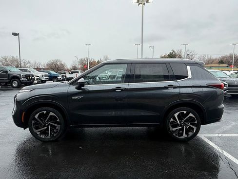 Used 2025 Mitsubishi Outlander SEL image 4