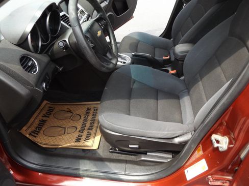 Used 2016 Chevrolet Cruze LT image 13