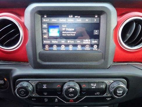 Used 2021 Jeep Wrangler Rubicon image 25