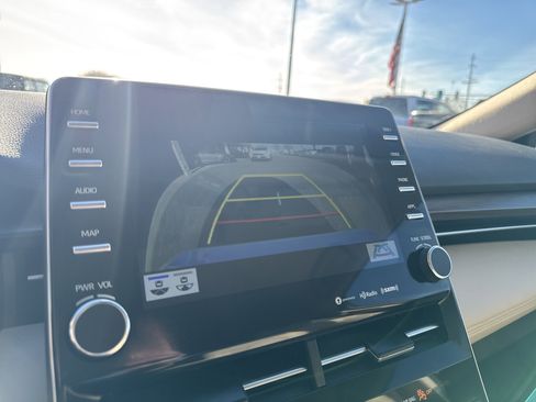 Used 2021 Toyota Avalon XLE image 22