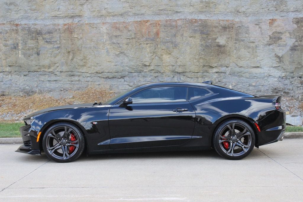 Used 2019 Chevrolet Camaro SS RWD image 7