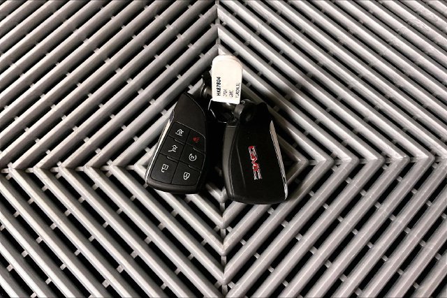 Used 2024 GMC Yukon XL Denali AWD/4WD image 11