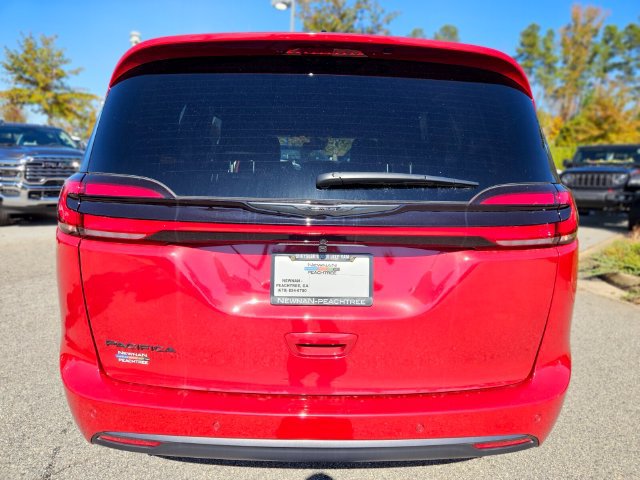 New 2026 Chrysler Pacifica Select FWD image 4