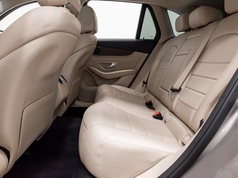 Used 2022 Mercedes-Benz GLC 300 4MATIC image 22