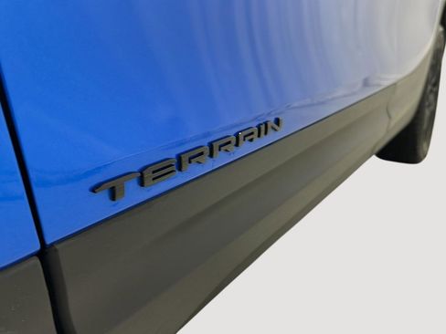 Used 2024 GMC Terrain SLT w/ Elevation Edition image 26