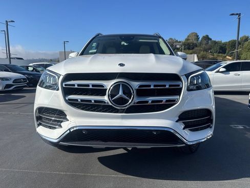 Used 2023 Mercedes-Benz GLS 450 4MATIC image 2