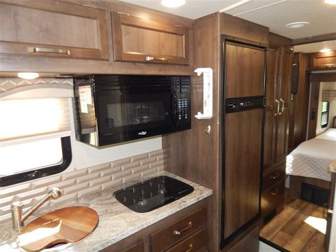 Used 2016 Mercedes-Benz Sprinter 3500 image 33