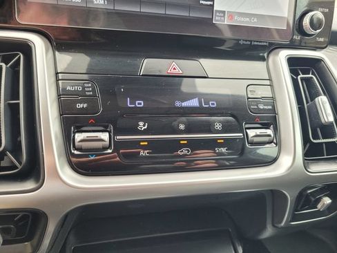 Used 2022 Kia Sorento S FWD image 23