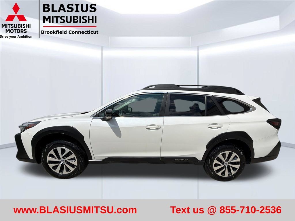 Used 2024 Subaru Outback Premium AWD/4WD image 13