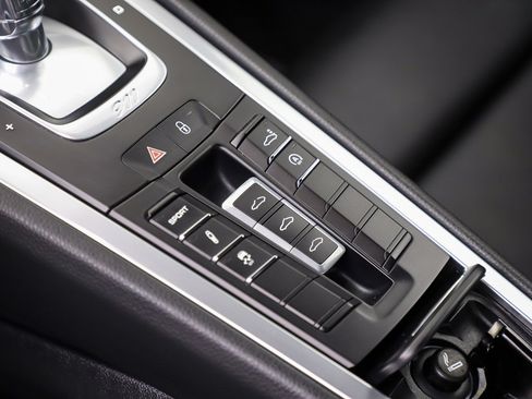 Used 2018 Porsche 911 Carrera RWD image 29