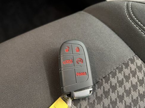 Used 2016 Dodge Challenger SXT w/ Blacktop Package image 31