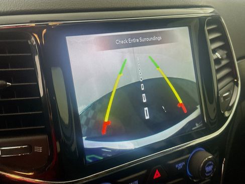 Used 2020 Jeep Grand Cherokee Altitude image 22