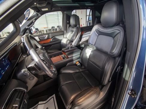 Used 2018 Lincoln Navigator Reserve w/ Technology Package image 17