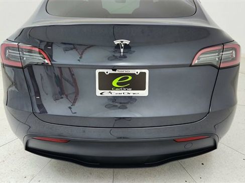 Used 2025 Tesla Model Y Long Range image 12