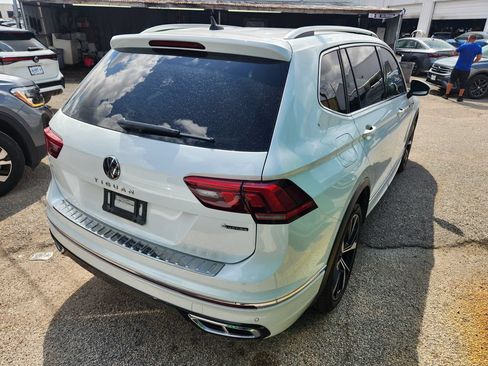 Used 2024 Volkswagen Tiguan SEL R-Line w/ MDO Package, Two-Row AWD/4WD image 3