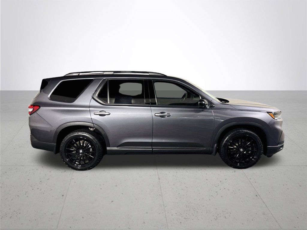Used 2025 Honda Pilot Black Edition image 5