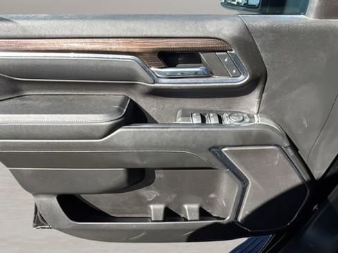 Used 2024 Chevrolet Silverado 2500 LT w/ Midnight Edition image 15