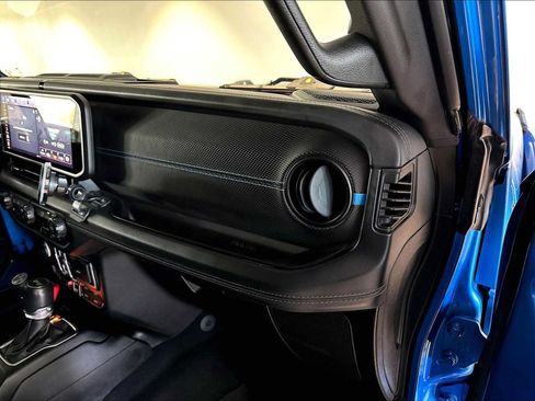 Used 2024 Jeep Wrangler Unlimited Rubicon 4xe AWD/4WD image 23