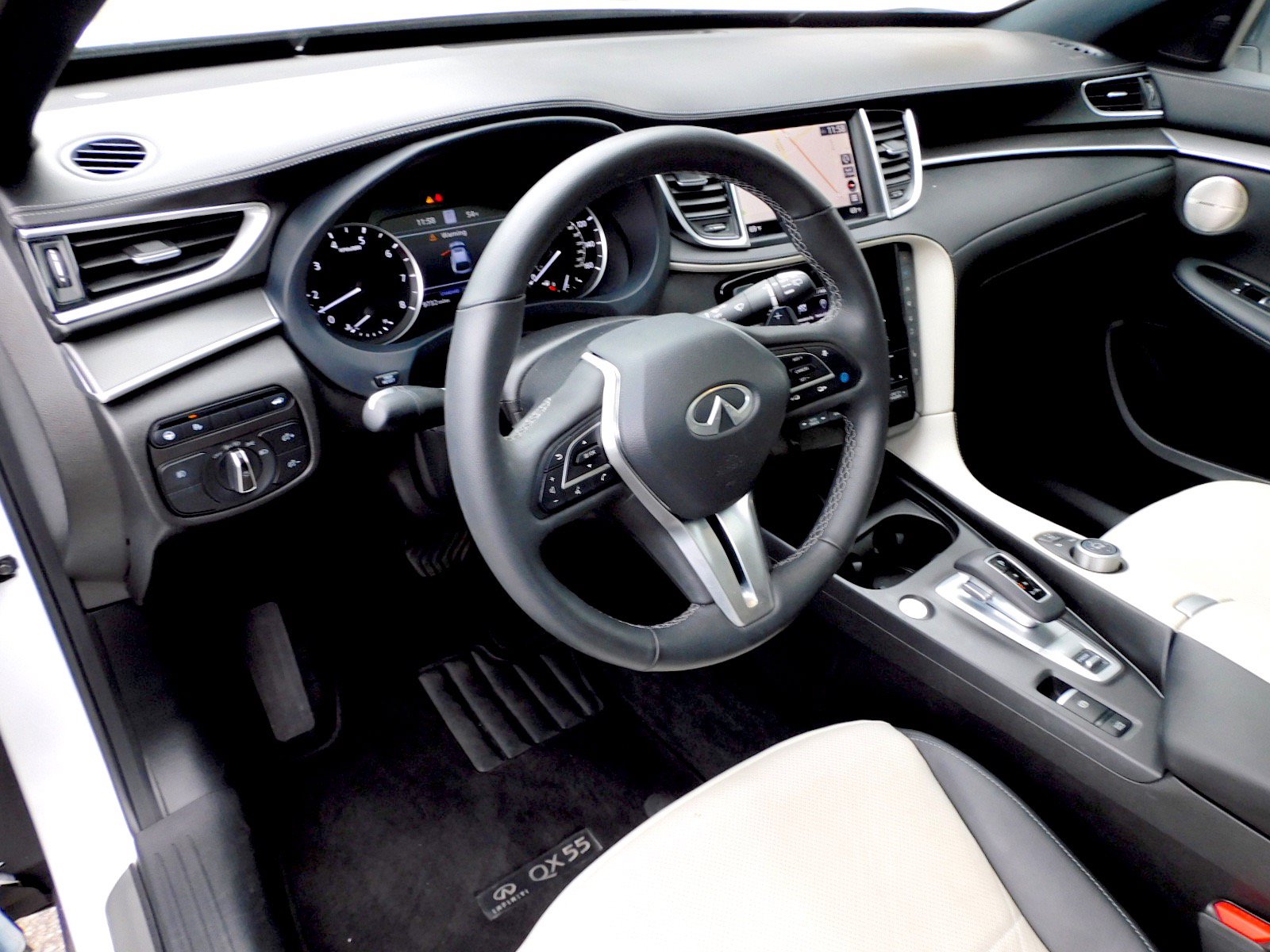 Used 2025 INFINITI QX55 Essential AWD/4WD image 13