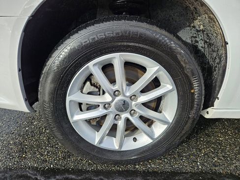 Used 2016 Dodge Grand Caravan SXT w/ Rear Park Assist Package image 8