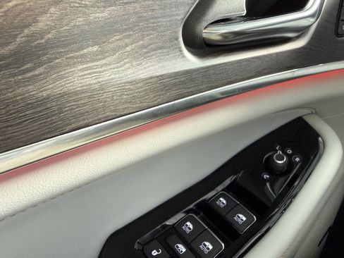 Used 2023 Jeep Grand Cherokee L Overland w/ Advanced Protech Group III image 25